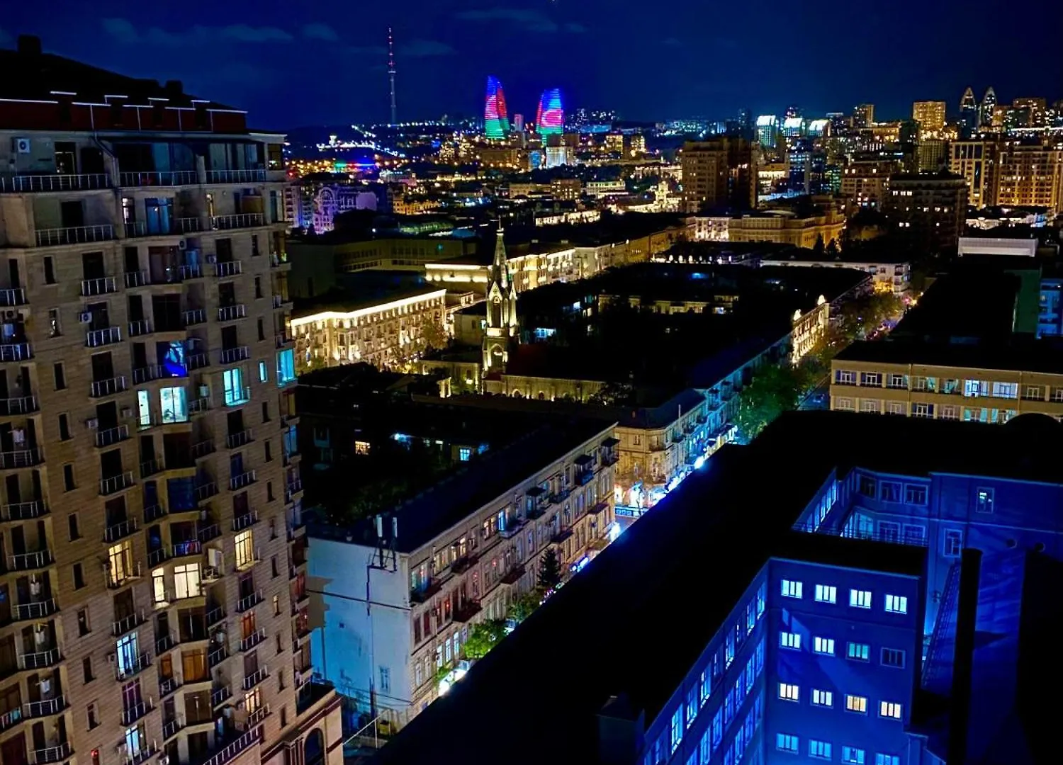 3 Bedroom Sea View Apartment In The Center Of Baku
